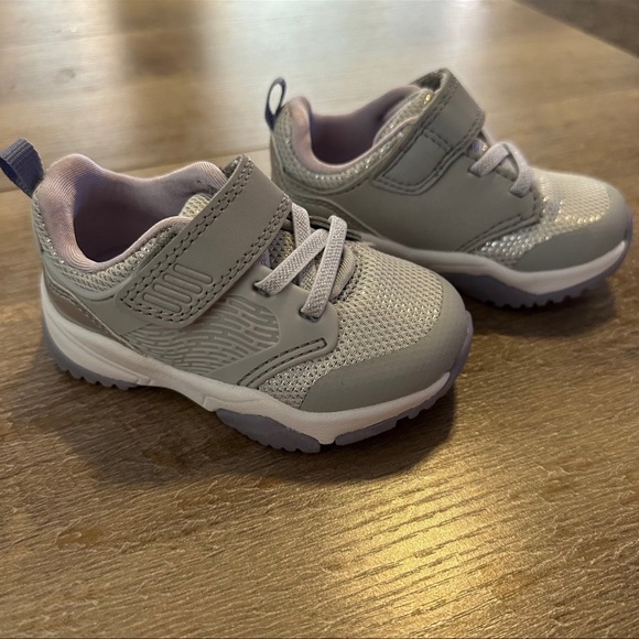 NWOB Cat & Jack Velcro WIDE Toddler Girls Sneakers - Picture 1 of 7